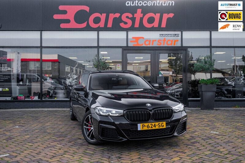 Zwart Gebruikt 2021 BMW 530e Executive Stationwagen | € 54.950 - Afbeelding 1/4