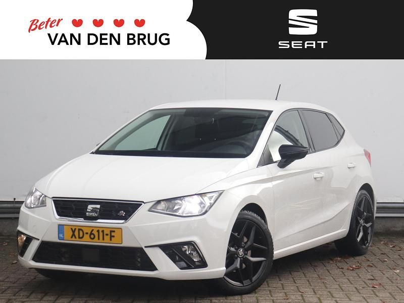 Wit Gebruikt 2018 Seat Ibiza Business Hatchback | € 17.395 (Duur) - Afbeelding 1/3