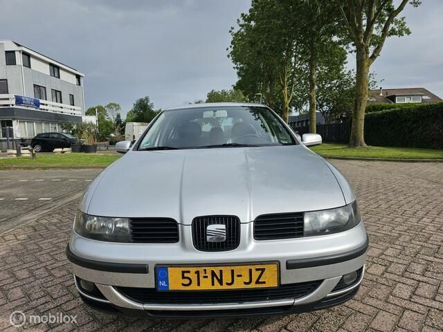 Occasion Seat Leon Sport 105 PK (77 kW) 2002 Grijs Hatchback