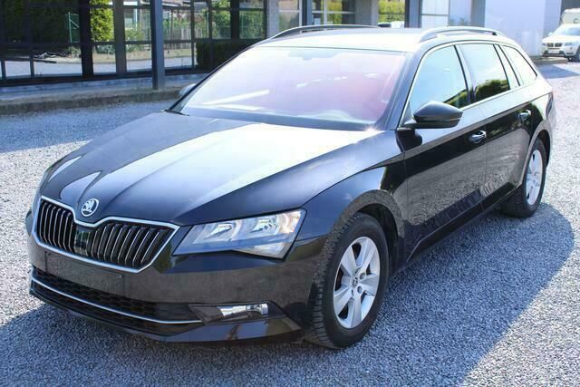 Zwart Gebruikt 2017 Skoda Superb Stationwagen | € 19.500 (Super prijs) - Afbeelding 1/4