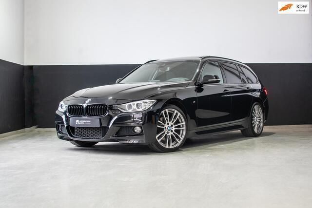 Zwart, metallic lak Gebruikt 2015 BMW 320 Executive Stationwagen | € 19.500 (Duur) - Afbeelding 1/4