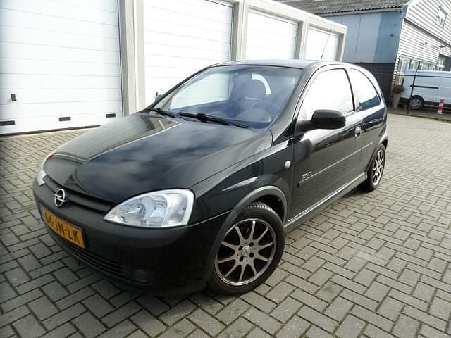 Occasion Opel Corsa Elegance 75 PK (55 kW) 2002 Zwart Hatchback