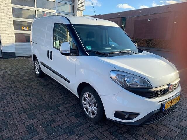 Wit Occasion 2017 Fiat Doblò MPV | € 8.500 (Eerlijke prijs) - Afbeelding 1/4