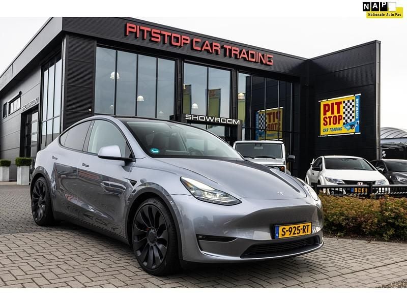 Grijs Gebruikt 2023 Tesla Model Y Performance SUV | € 38.450 (Eerlijke prijs) - Afbeelding 1/3