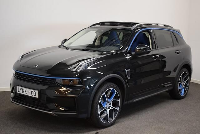 Zwart, metallic lak Gebruikt 2023 Lynk & Co 01 SUV | € 27.450 (Eerlijke prijs) - Afbeelding 1/4