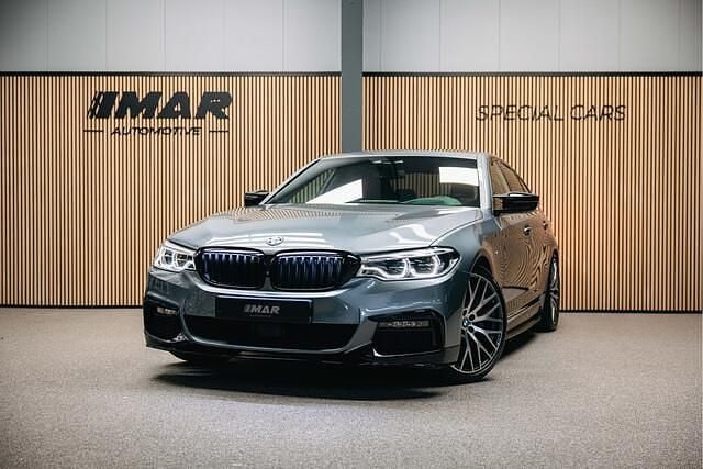 Grijs Gebruikt 2019 BMW 540 Executive Sedan | € 49.950 (Eerlijke prijs) - Afbeelding 1/4