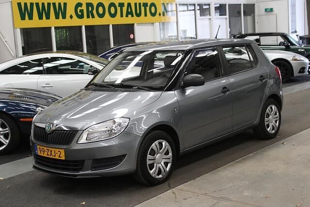Grijs Occasion 2013 Skoda Fabia Hatchback | € 5.944 (Iets duurder) - Afbeelding 1/4