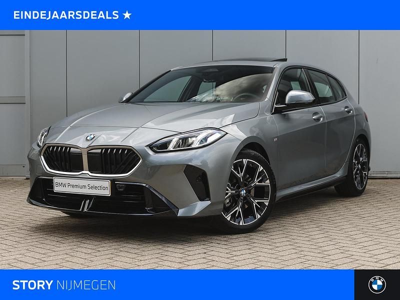 Grijs Gebruikt 2025 BMW 120 M Sport Hatchback | € 38.950 (Duur) - Afbeelding 1/4