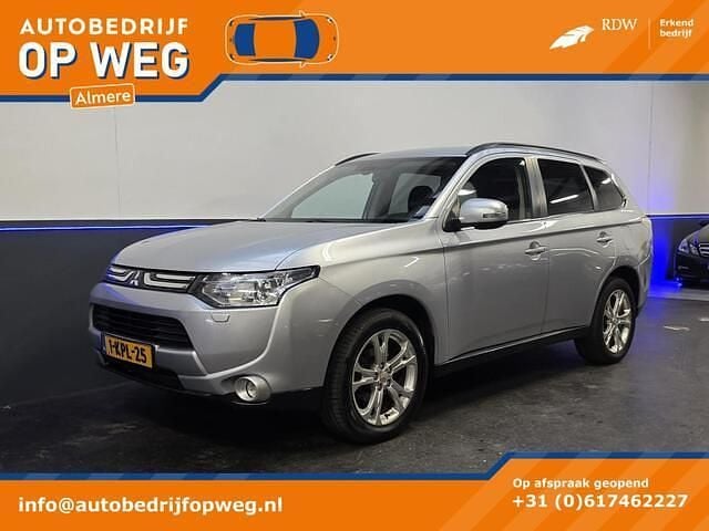 Grijs Gebruikt 2013 Mitsubishi Outlander Intense+ SUV | € 14.950 (Eerlijke prijs) - Afbeelding 1/4