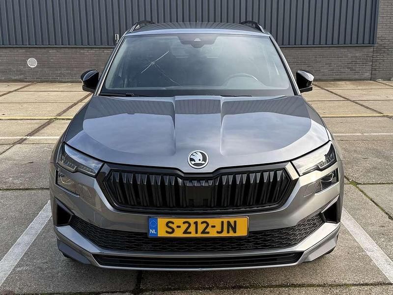 Grijs Occasion 2022 Skoda Karoq SUV | € 27.000 (Eerlijke prijs) - Afbeelding 1/3