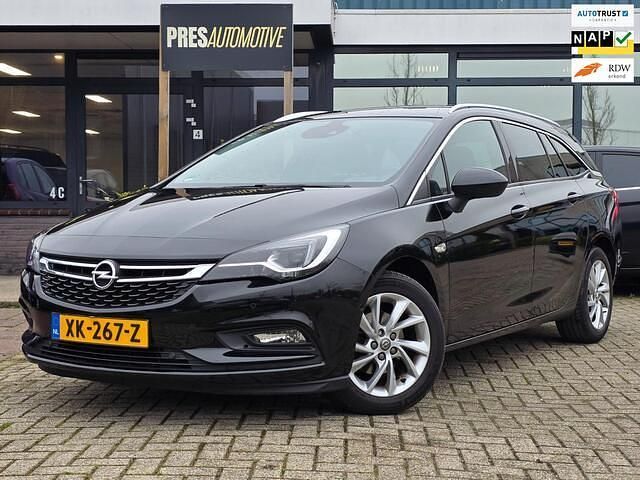 Zwart Gebruikt 2019 Opel Astra Innovation Stationwagen | € 9.950 (Goede deal) - Afbeelding 1/4