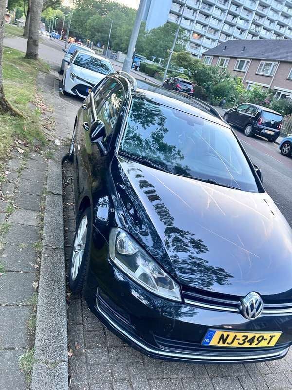 Zwart Gebruikt 2017 VW Golf VII Stationwagen | € 8.750 (Goede deal) - Afbeelding 1/4