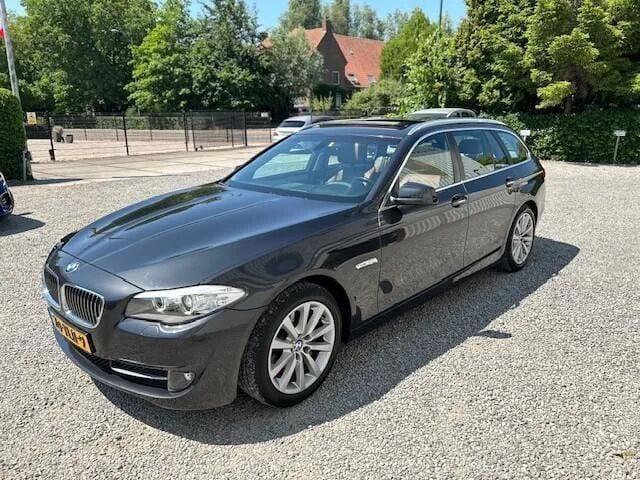 Grijs Gebruikt 2012 BMW 528 Executive Stationwagen | € 16.899 - Afbeelding 1/4