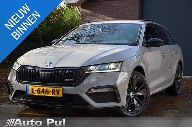 Grijs Occasion 2021 Skoda Octavia Business Line Stationwagen | € 23.950 (Duur) - Afbeelding 1/4