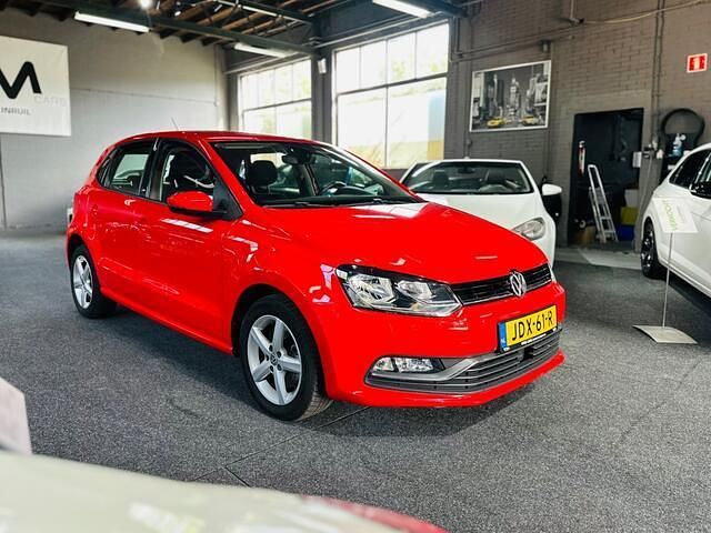 Rood Gebruikt 2017 VW Polo Highline Hatchback | € 11.950 (Super prijs) - Afbeelding 1/3