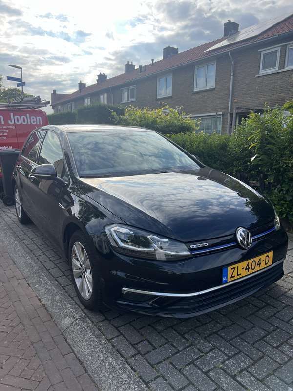 Zwart Gebruikt 2019 VW Golf VII Stationwagen | € 17.550 (Eerlijke prijs) - Afbeelding 1/4