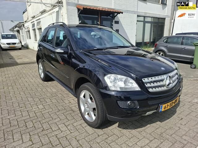 Zwart Gebruikt 2007 Mercedes 280 SUV | € 8.950 (Eerlijke prijs) - Afbeelding 1/4