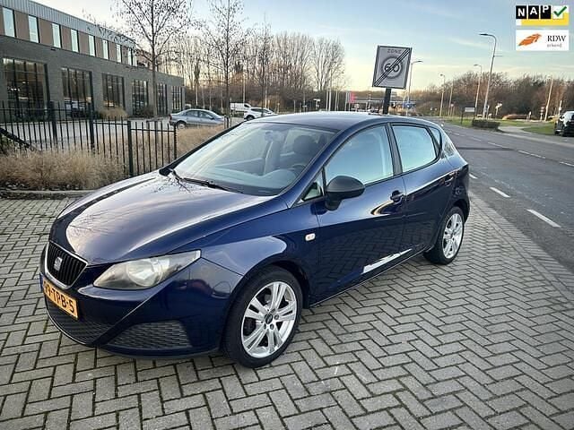 Blauw (metallic) Occasion 2012 Seat Ibiza Hatchback | € 3.295 (Eerlijke prijs) - Afbeelding 1/4