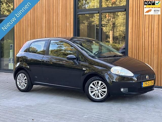 Zwart Gebruikt 2008 Fiat Grande Punto Dynamic Hatchback | € 1.448 (Eerlijke prijs) - Afbeelding 1/4