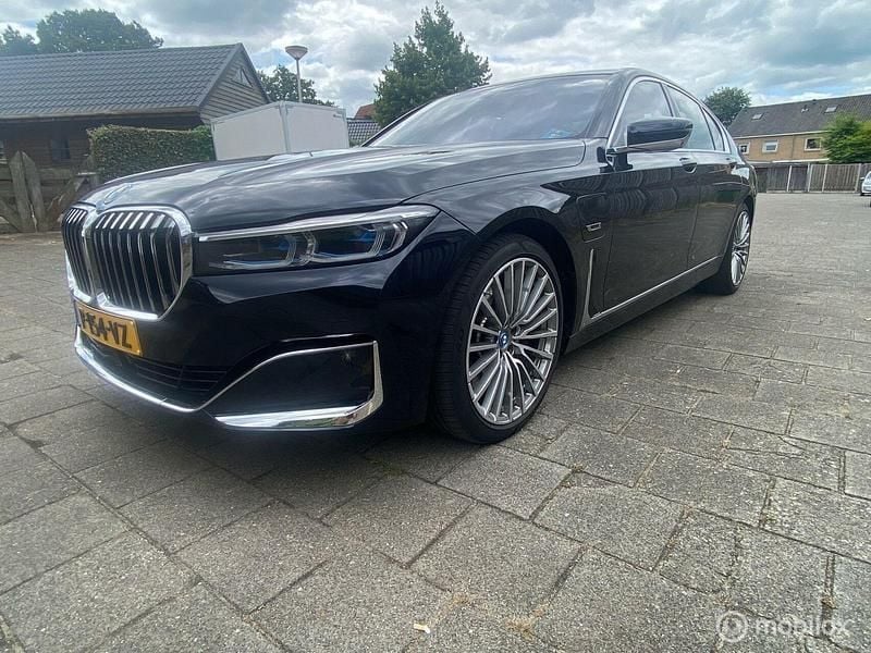 Zwart Gebruikt 2022 BMW 745 Executive Sedan | € 61.990 (Goede deal) - Afbeelding 1/4
