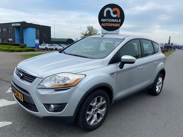 Grijs Gebruikt 2009 Ford Kuga Trend SUV | € 4.250 - Afbeelding 1/4