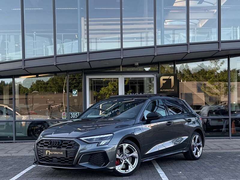 Grijs Gebruikt 2021 Audi A3 Sportback e-tron S-Line Sedan | € 29.890 (Goede deal) - Afbeelding 1/4