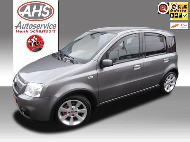 Grijs (metallic) Gebruikt 2006 Fiat Panda Sport Hatchback | € 3.500 (Iets duurder) - Afbeelding 1/4