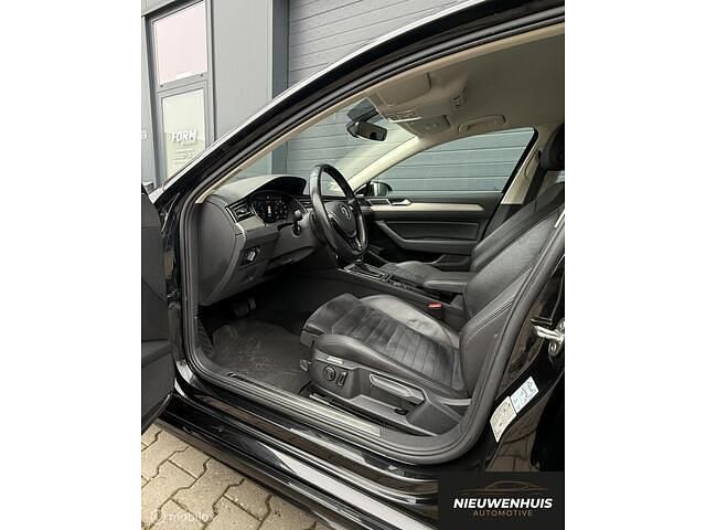 Occasion VW Passat Highline 150 PK (110 kW) 2019 Zwart Stationwagen