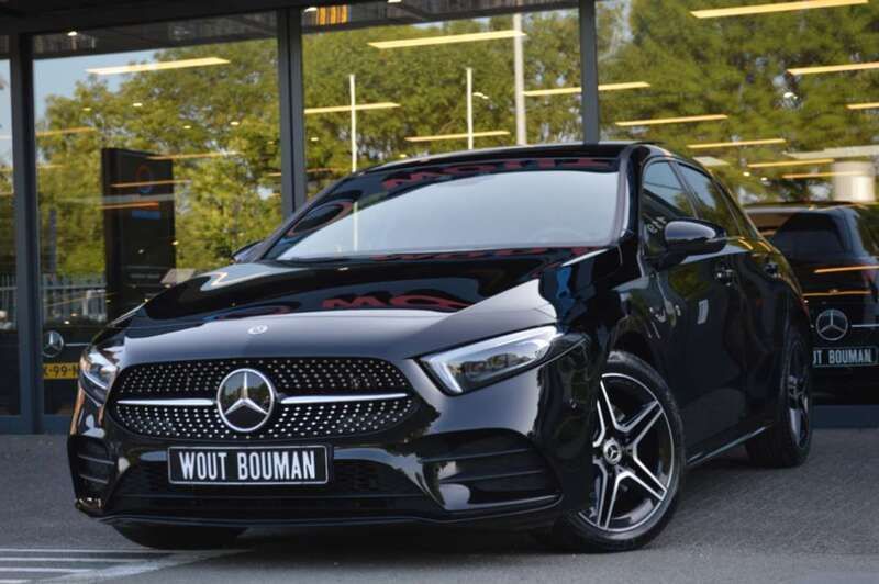 Zwart Gebruikt 2020 Mercedes A250 AMG Hatchback | € 29.900 (Eerlijke prijs) - Afbeelding 1/4