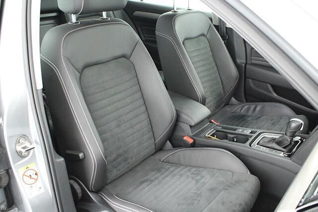 Grijs Gebruikt 2020 VW Passat Business+ Stationwagen | € 25.949 (Iets duurder) - Afbeelding 1/4
