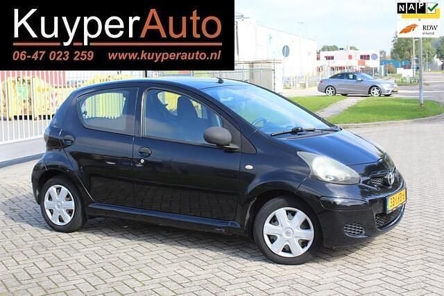 Zwart Gebruikt 2010 Toyota Aygo Hatchback | € 1.500 (Super prijs) - Afbeelding 1/4