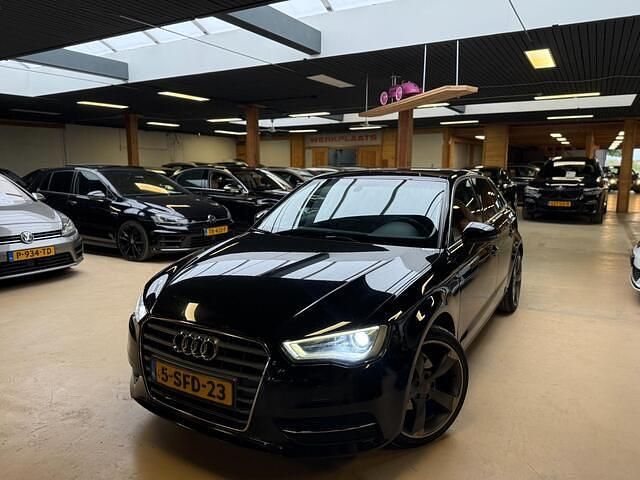 Occasion Audi A3 Sportback Attraction 122 PK (89 kW) 2013 Zwart Hatchback
