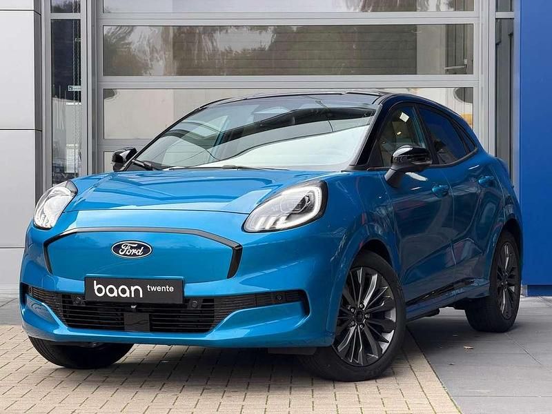 Blauw Nieuw 2025 Ford Puma Gen-E Premium SUV | € 35.595 (Eerlijke prijs) - Afbeelding 1/4