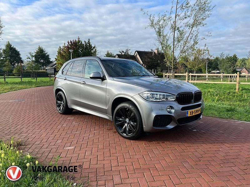 Grijs Gebruikt 2017 BMW X5 Executive SUV | € 30.995 (Eerlijke prijs) - Afbeelding 1/4
