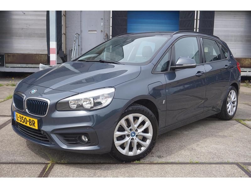 Grijs Gebruikt 2017 BMW 225 Active Tourer iPerformance MPV | € 12.995 (Eerlijke prijs) - Afbeelding 1/4