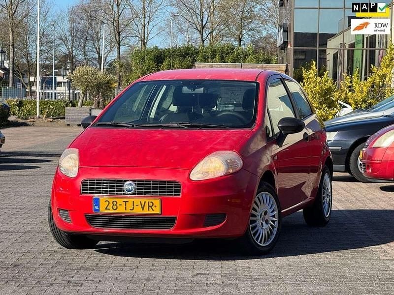 Occasion Fiat Grande Punto 65 PK (47 kW) 2006 Rood (metallic) Hatchback