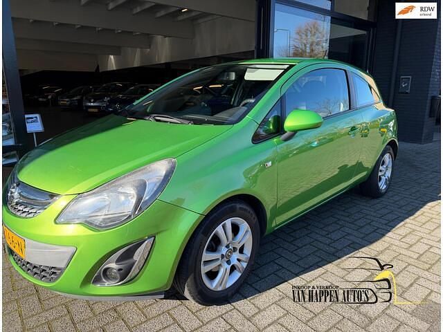 Groen Occasion 2014 Opel Corsa Cosmo Hatchback | € 4.499 (Goede deal) - Afbeelding 1/4
