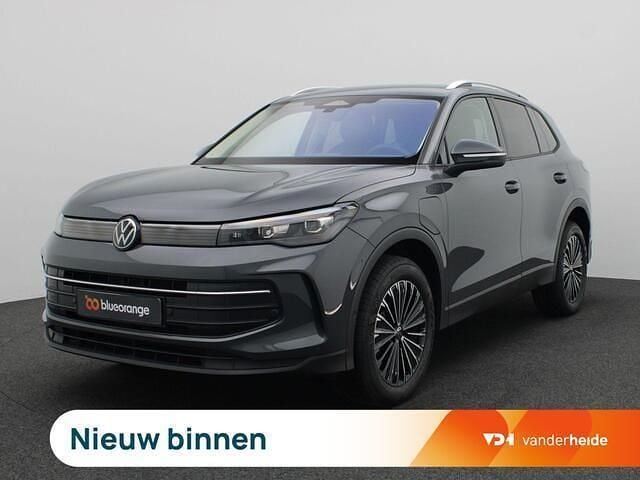 Grijs Nieuw 2025 VW Tiguan Edition SUV | € 49.900 (Super prijs) - Afbeelding 1/3