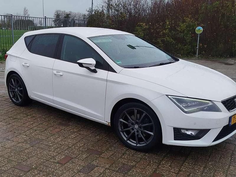 Occasion Seat Leon 125 PK (91 kW) 2015 Wit Hatchback