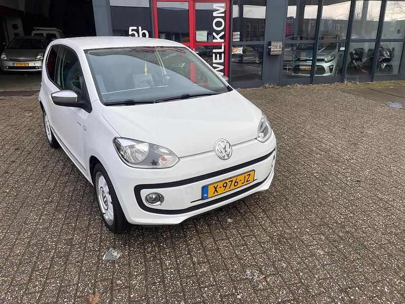 Wit Occasion 2012 VW up! high up! Hatchback | € 4.795 (Goede deal) - Afbeelding 1/4