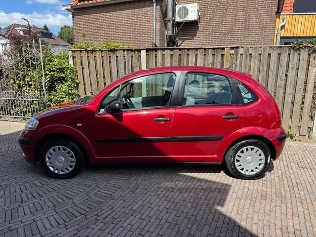 Rood Gebruikt 2004 Citroën C3 Prestige Hatchback | € 1.650 (Eerlijke prijs) - Afbeelding 1/4