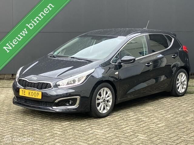 Zwart Gebruikt 2016 Kia Ceed DREAM-TEAM Edition Hatchback | € 12.950 (Duur) - Afbeelding 1/4