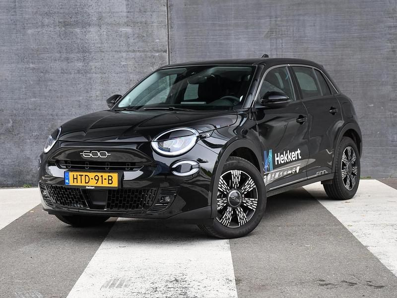 Occasion Fiat 600 Urban 110 PK (80 kW) 2025 Zwart SUV