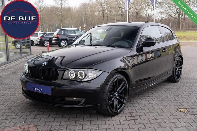 Zwart Occasion 2010 BMW 118 M Sport Hatchback | € 5.911 (Duur) - Afbeelding 1/4