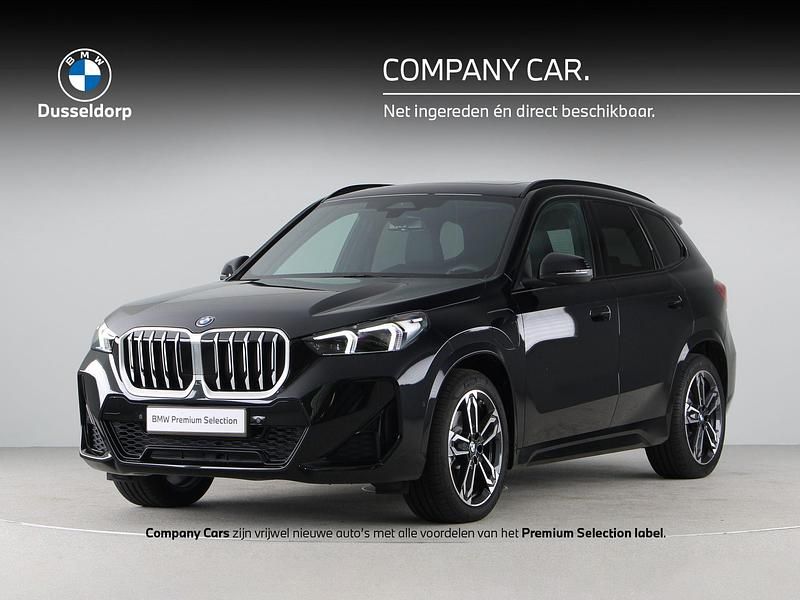 Zwart Occasion 2025 BMW X1 M Sport SUV | € 56.900 (Iets duurder) - Afbeelding 1/4
