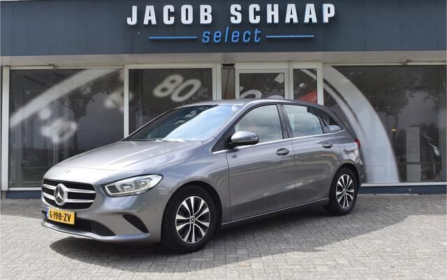 Grijs Gebruikt 2019 Mercedes B180 Business MPV | € 22.750 (Goede deal) - Afbeelding 1/4