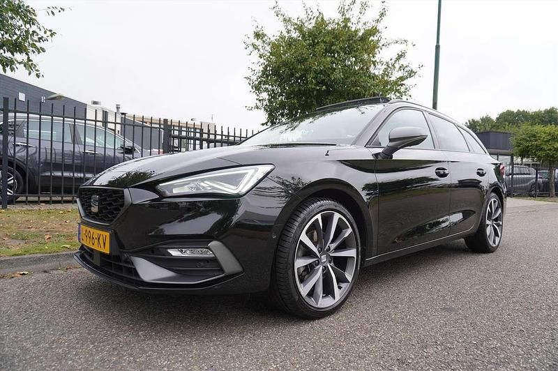 Zwart Gebruikt 2021 Seat Leon Business Stationwagen | € 19.945 (Eerlijke prijs) - Afbeelding 1/4