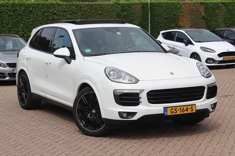 Wit Gebruikt 2015 Porsche Cayenne SUV | € 25.950 (Goede deal) - Afbeelding 1/4