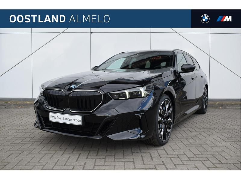 Zwart Gebruikt 2025 BMW 550e Comfort Edition Stationwagen | € 97.450 (Super prijs) - Afbeelding 1/4