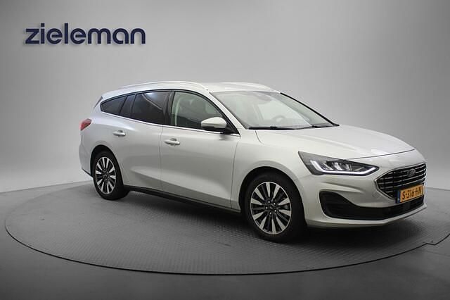 Grijs Gebruikt 2023 Ford Focus Titanium X Stationwagen | € 17.845 (Goede deal) - Afbeelding 1/4